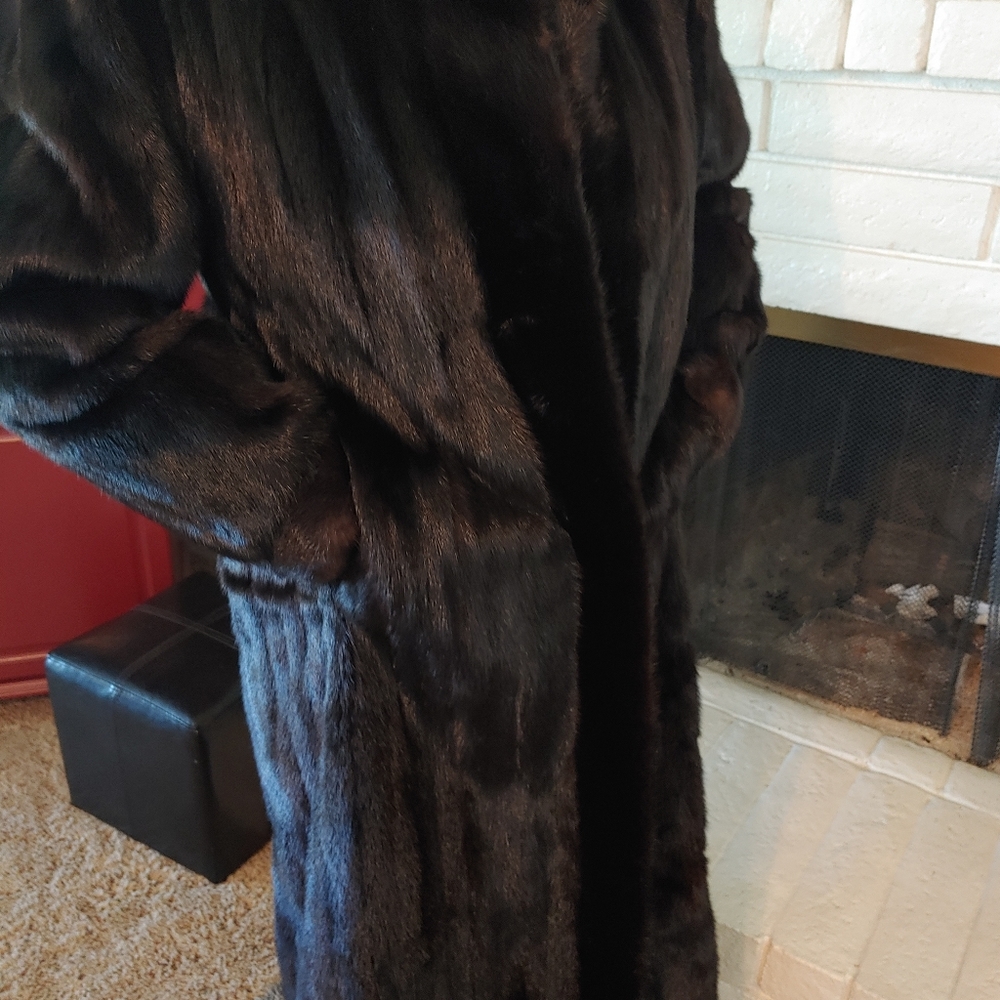 Black diamond mink fur coat size 10 Excellent condition!